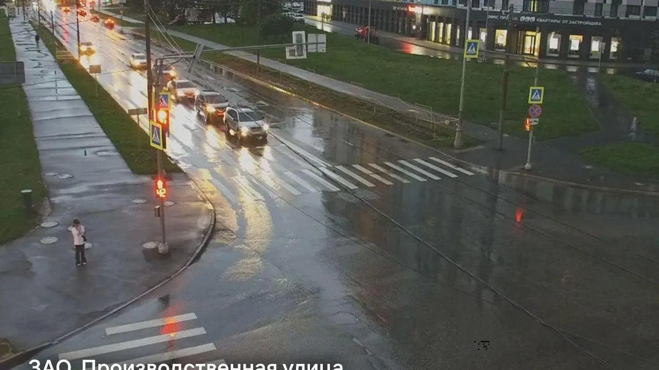 Городское хозяйство Москвы показало дороги после сверхинтенсивного ливня