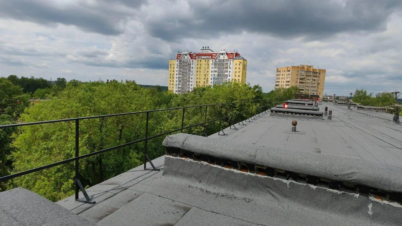 Капитальный ремонт кровли завершили в многоквартирном доме Солнечногорска