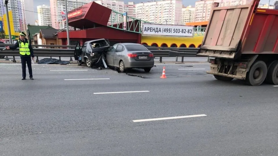 Два автомобиля столкнулись на Новорязанском шоссе в Котельниках