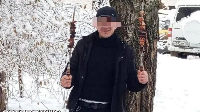 Сантехник пожарил шашлыки в столичной квартире и получил 13 суток