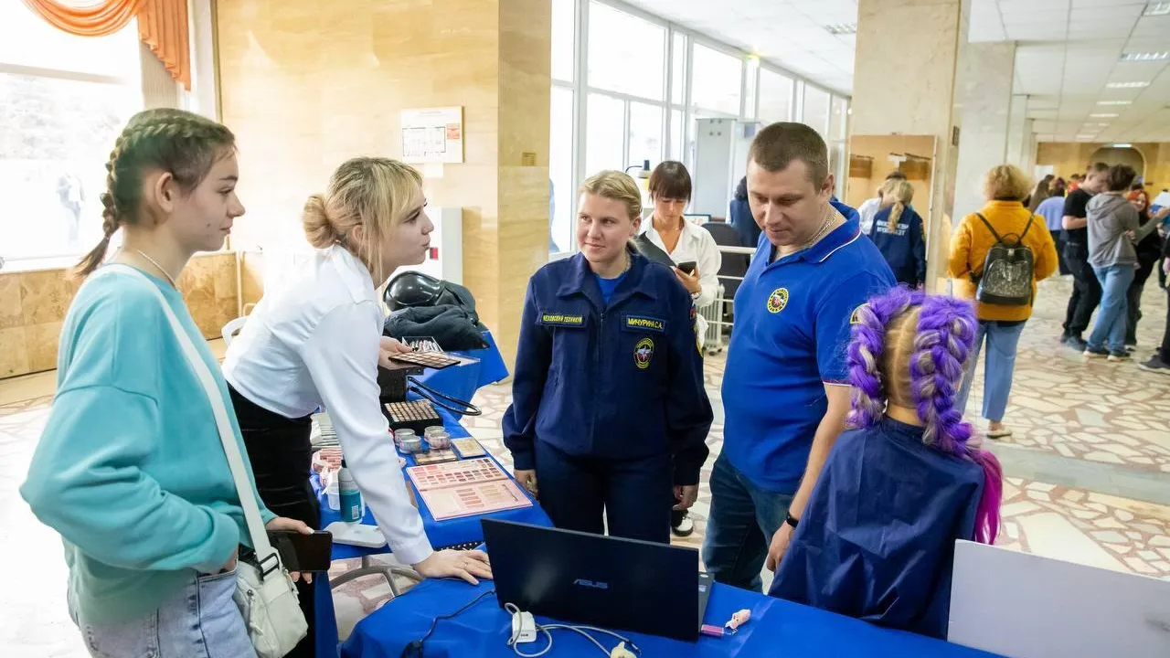 В Подольске на ярмарке трудоустройства жителям предложили более 800 рабочих мест