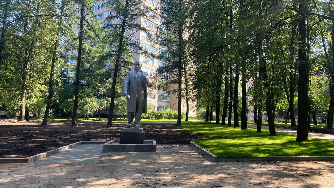 Работы по благоустройству сквера на ул Крупешина в Балашихе вскоре закончатся