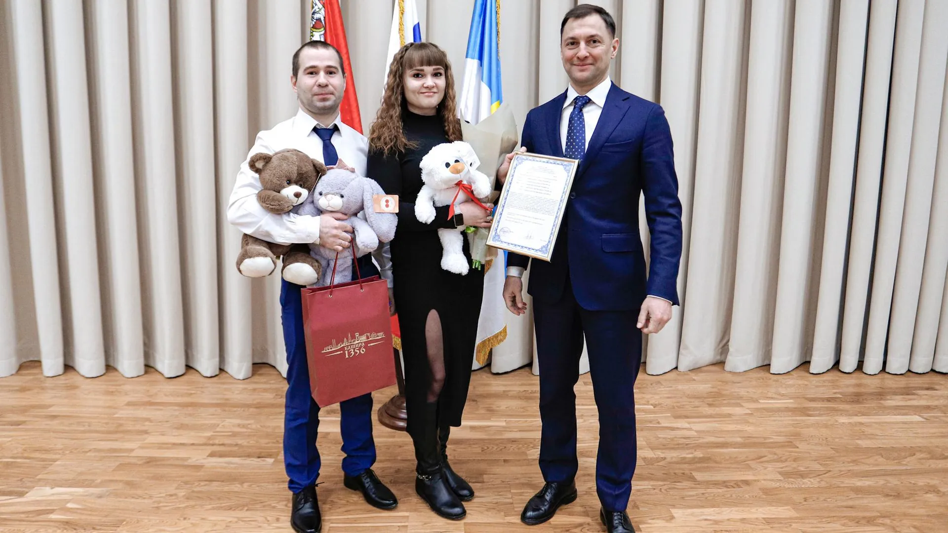 Молодым и многодетным семьям в Кашире вручили свидетельства на получение жилищной субсидии