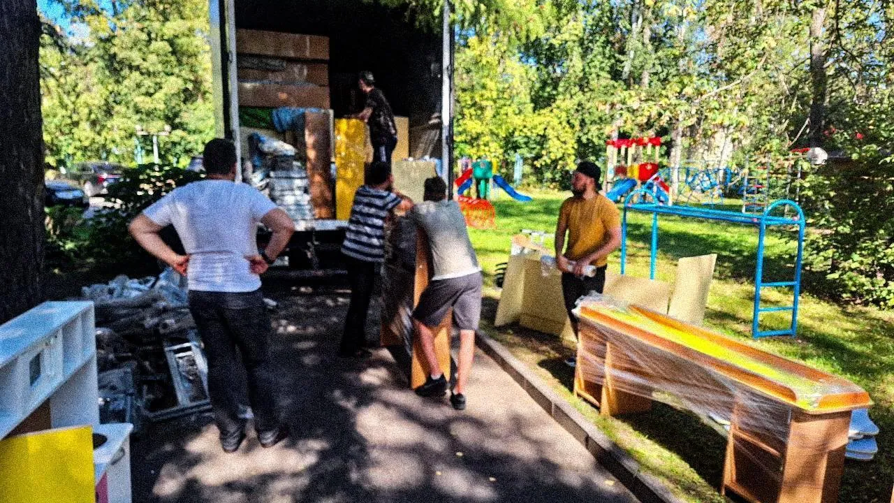 Помощь школам и детским садам Луганской Народной Республики доставлена из Мытищ