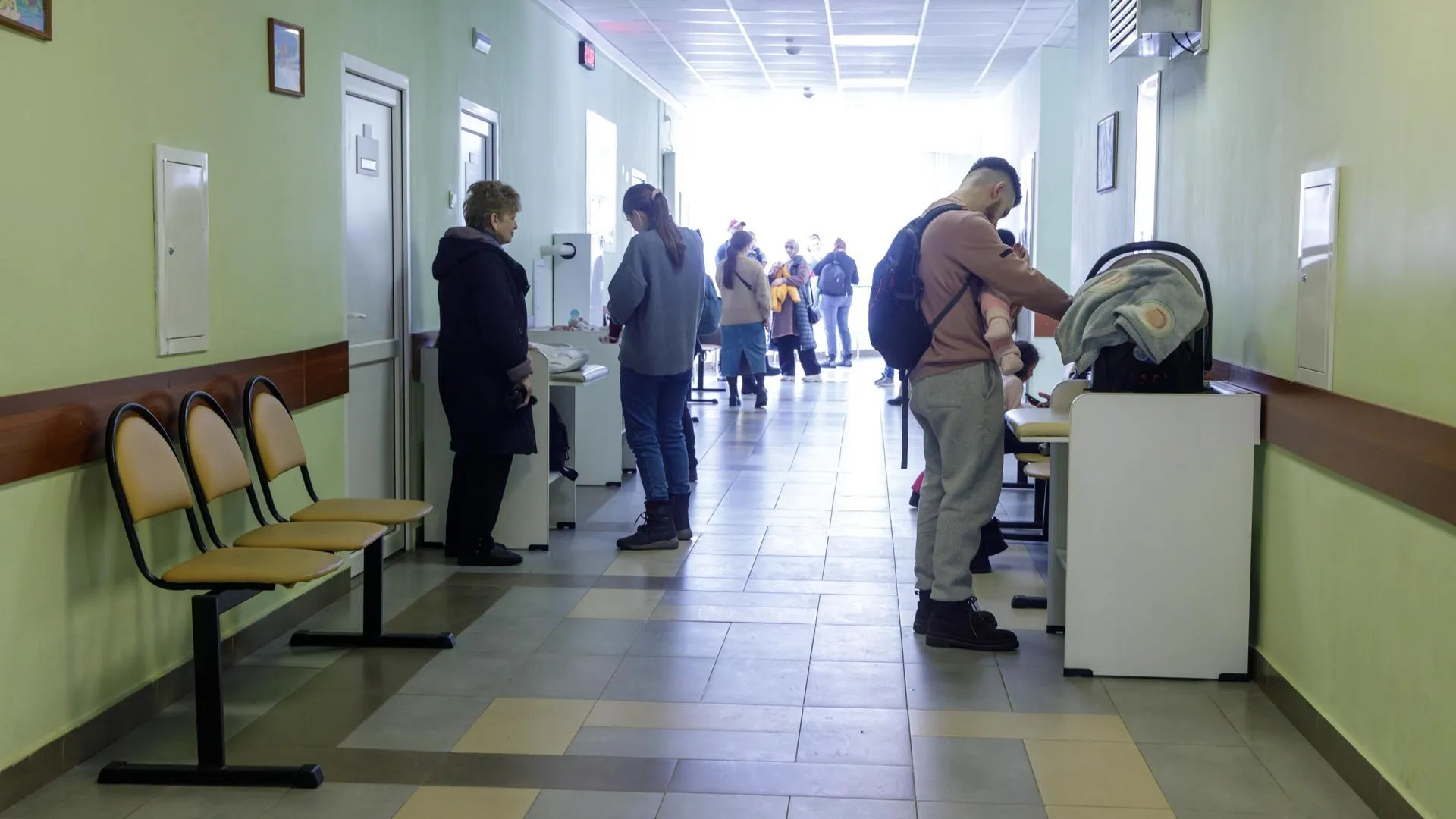 В детские поликлиники Люберец ежемесячно становятся на учет около 300 маленьких пациентов