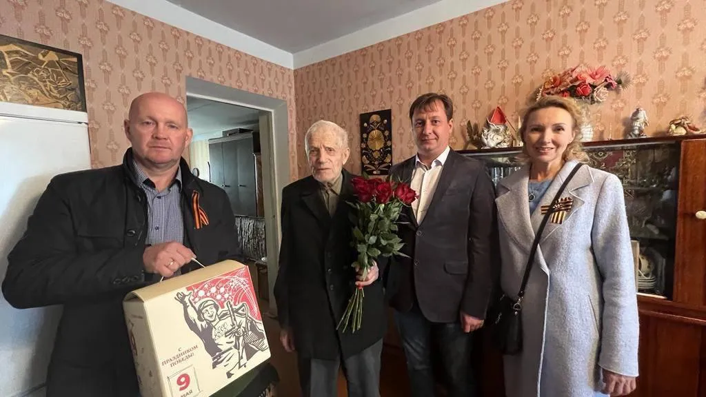 В Подольске фронтовиков поздравляют на дому