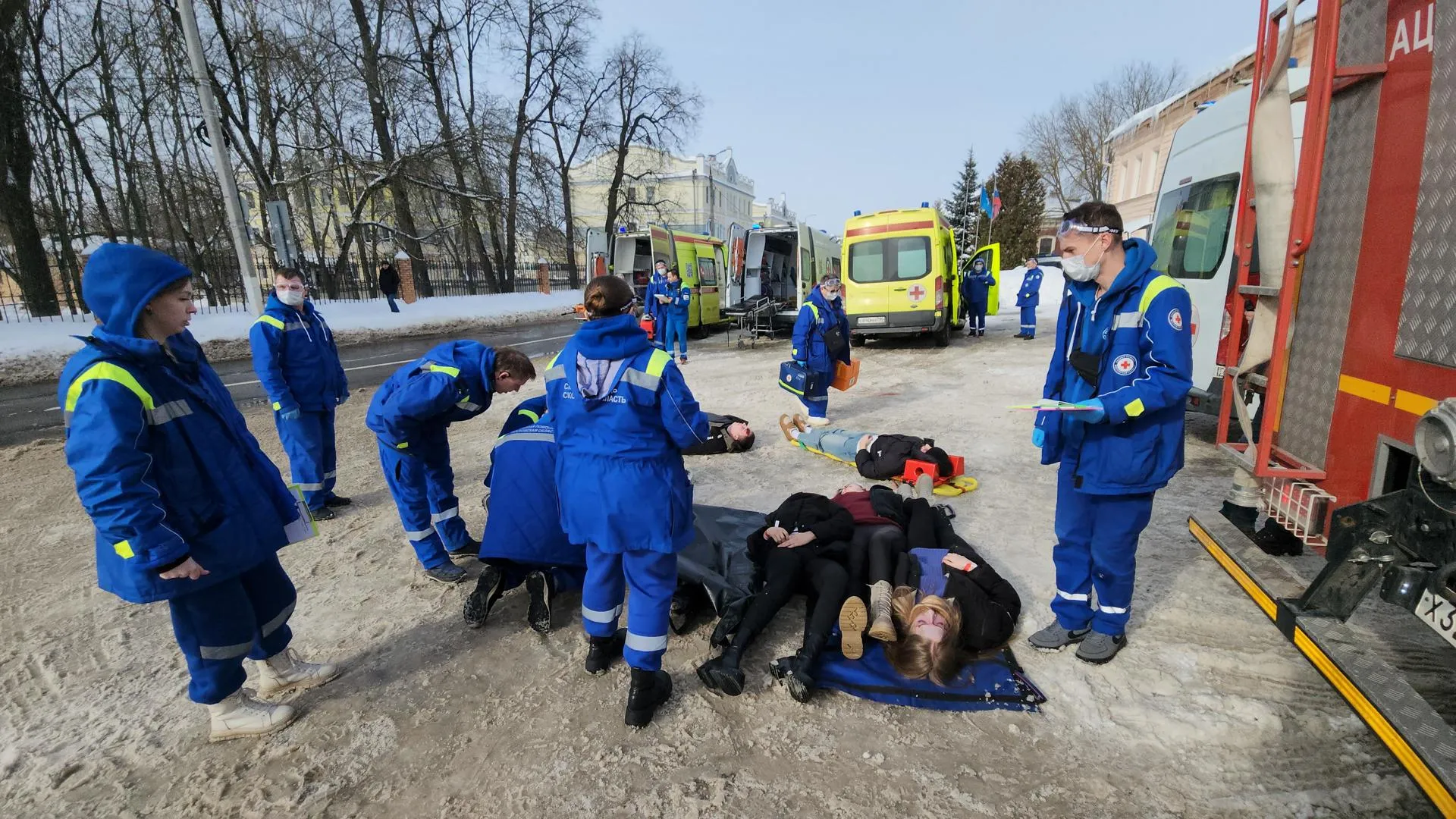 Спасатели и медики провели учения по ликвидации аварии в Серпухове