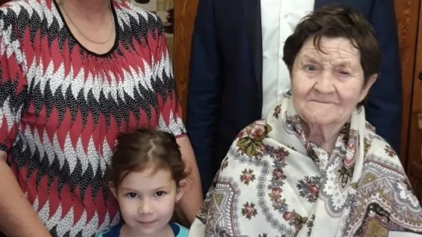 Труженице тыла из Подольска вручили подарки к 90‑летию