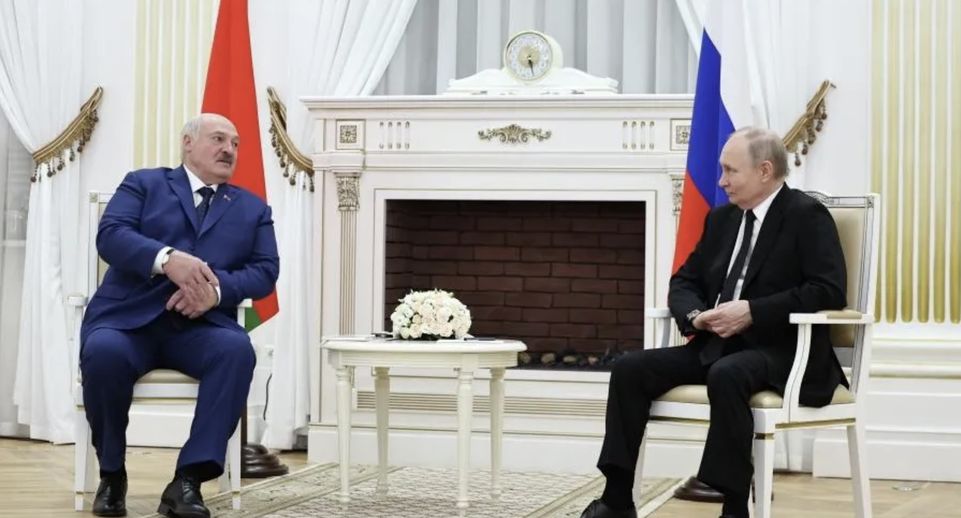 Путин и Лукашенко договорились подробно обсудить актуальные вопросы в Минске