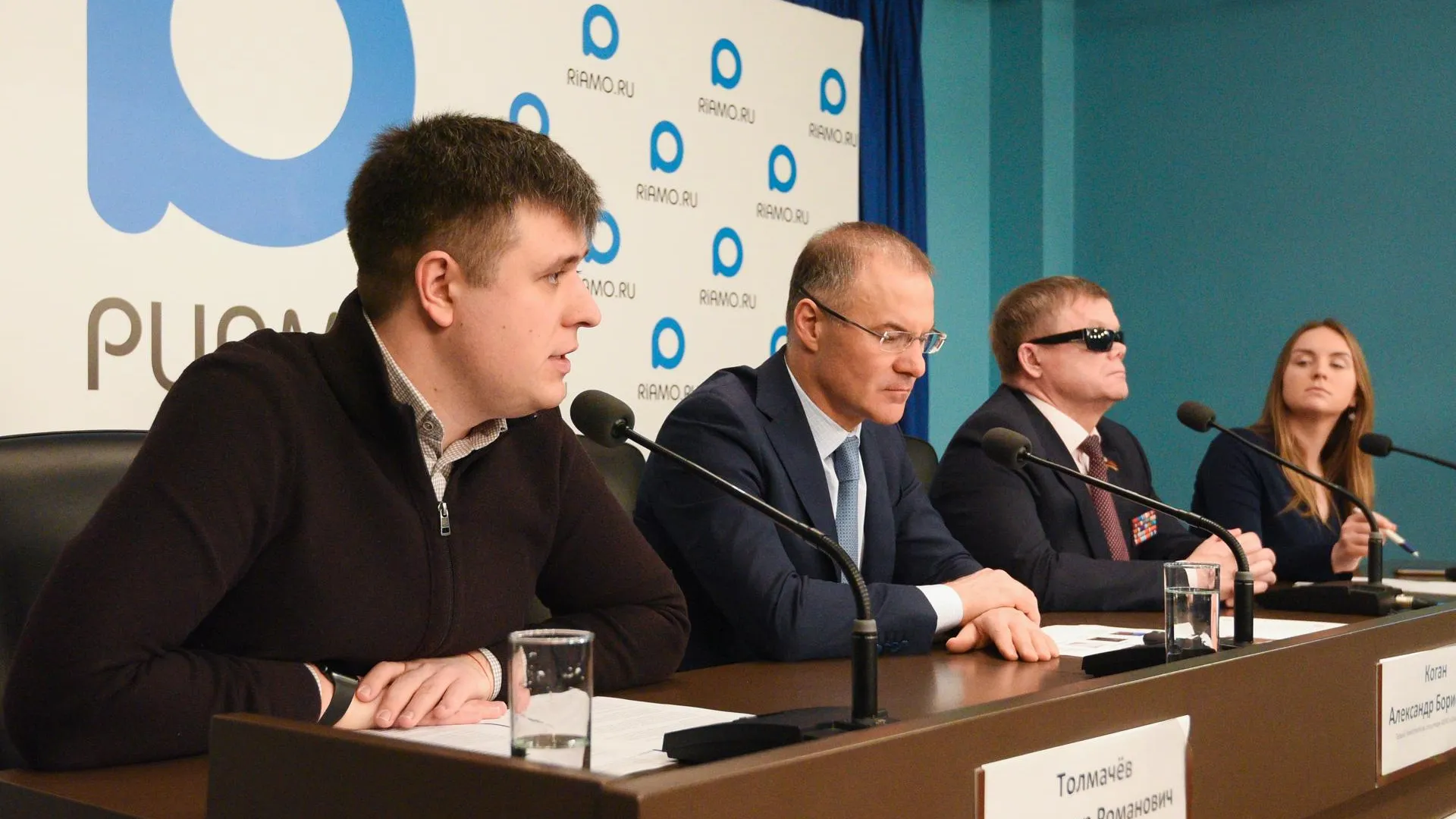Александр Толмачев сохраняет лидерство на выборах в ГД по своему одномандатному округу