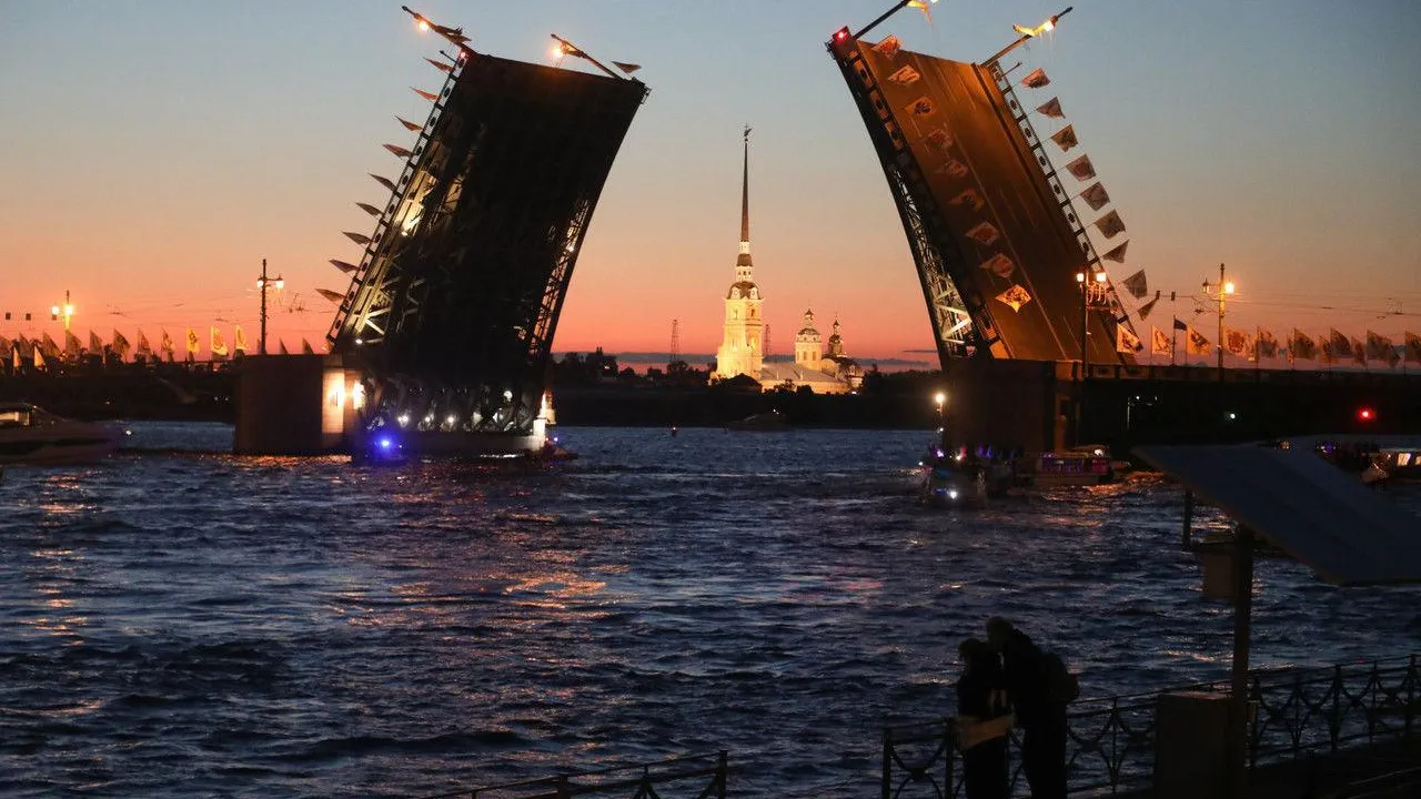 В Петербурге на Китайский Новый год разведут Дворцовый мост