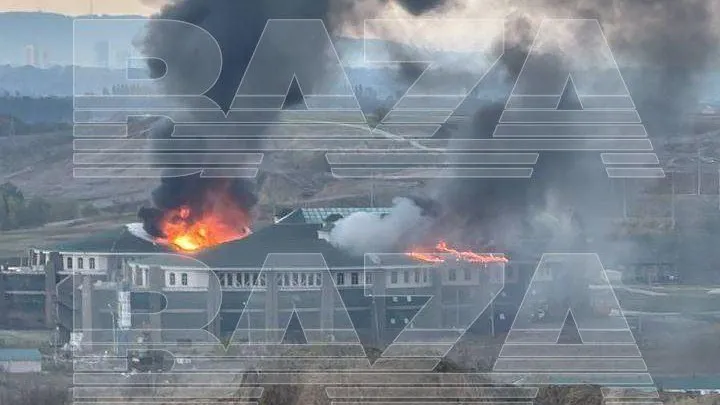 Первая атака БПЛА на Чечню: появилось фото полыхающего здания РУС в Гудермесе