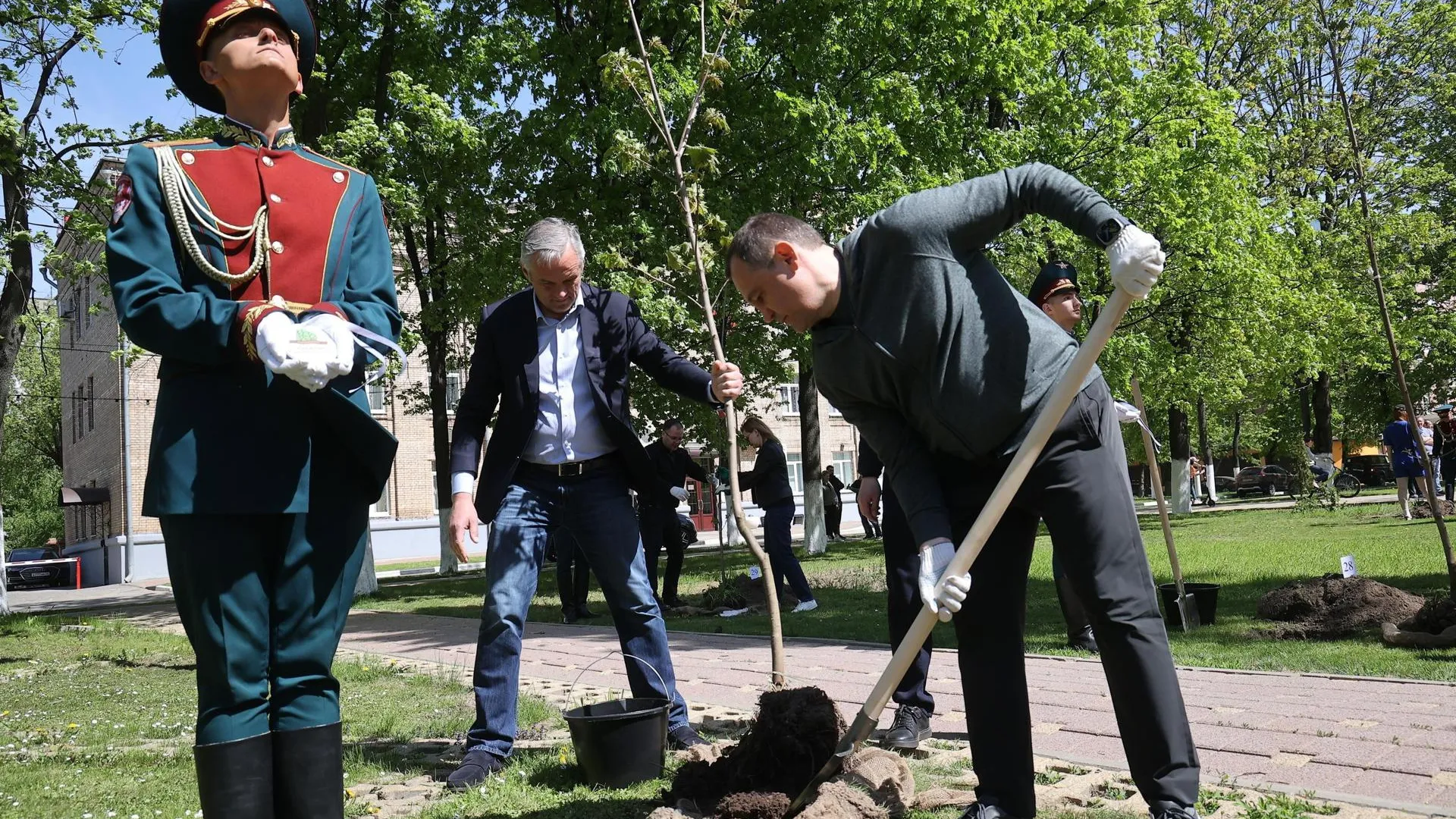 Брынцалов поддержал акцию «Аллея Памяти» в честь погибших участников СВО в Балашихе