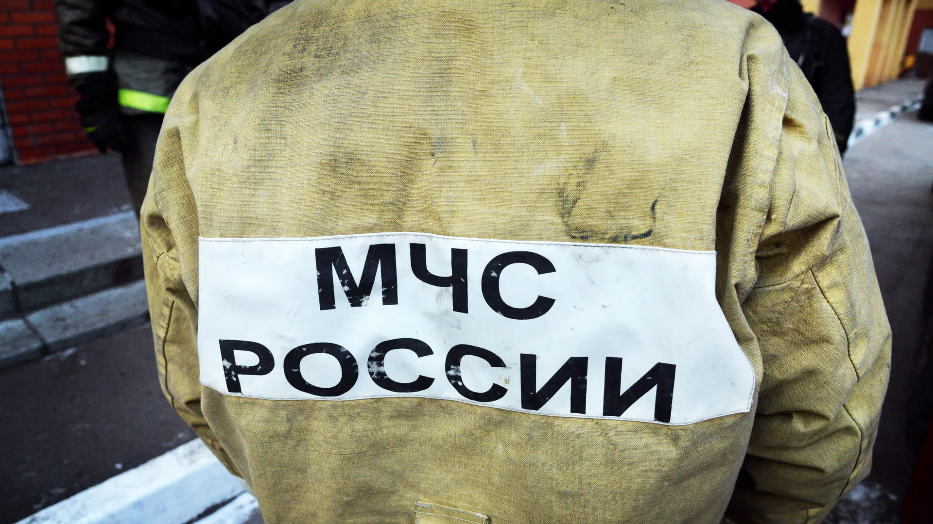 В Мытищах локализовали пожар на складе