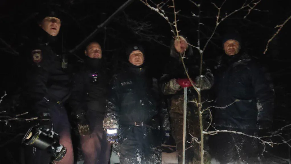 В Солнечногорске спасатели вывели из леса заблудившуюся лыжницу