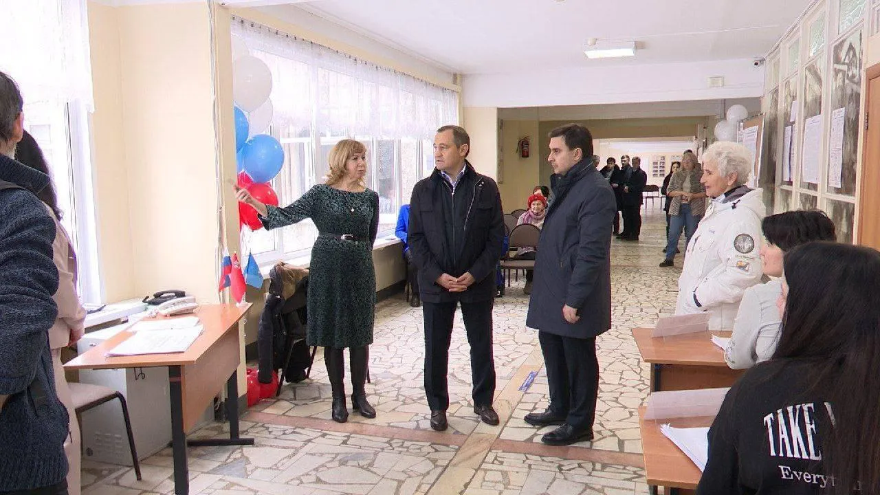 Председатель Мособлдумы Брынцалов проверил ход голосования в Реутове