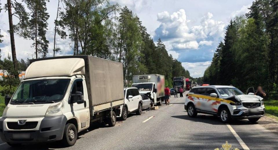 Два человека пострадали в результате массового ДТП на трассе в Щелкове