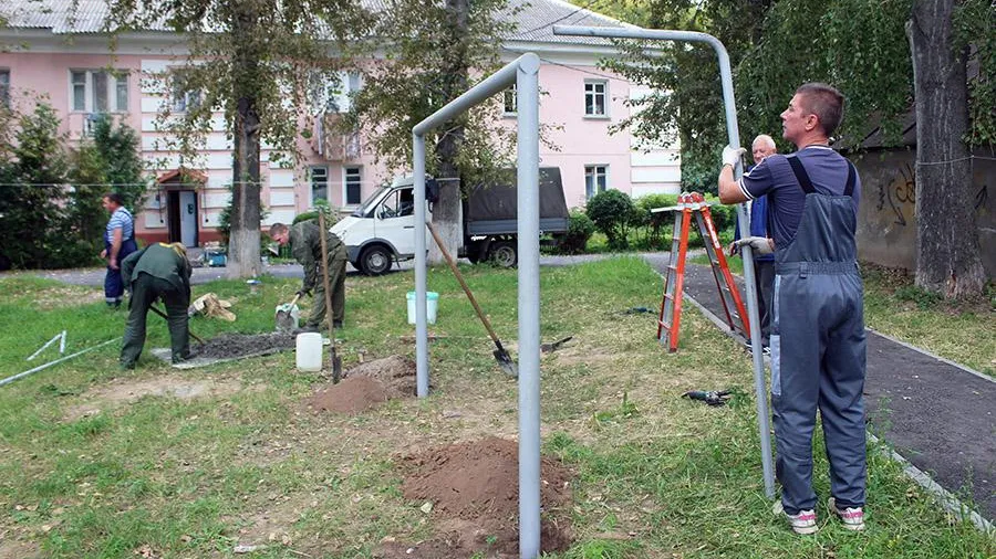 Ворота для мини‑футбола установили во дворе многоэтажки Коломенского округа