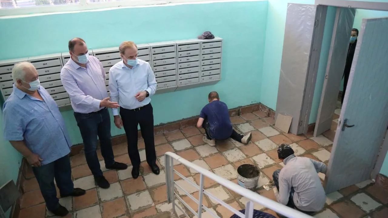 Ремонт подъездов в поселке Томилино Люберец ведется без нареканий