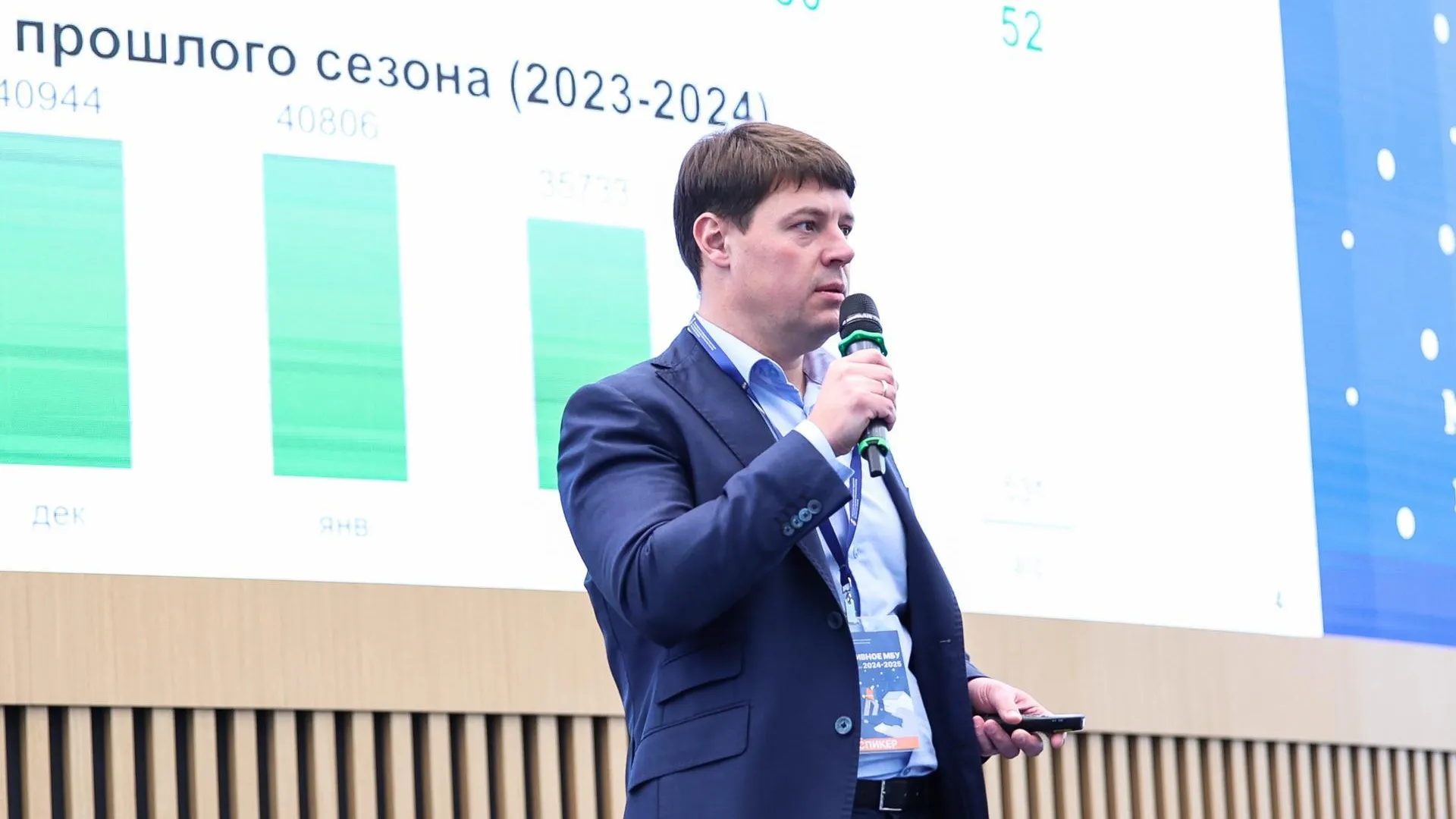 В Подмосковье разъяснили стандарты работы по содержанию территорий зимой