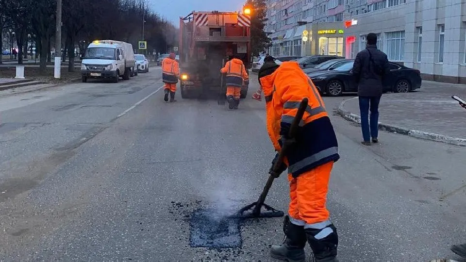 В Коломне приступили к ямочному ремонту дорог