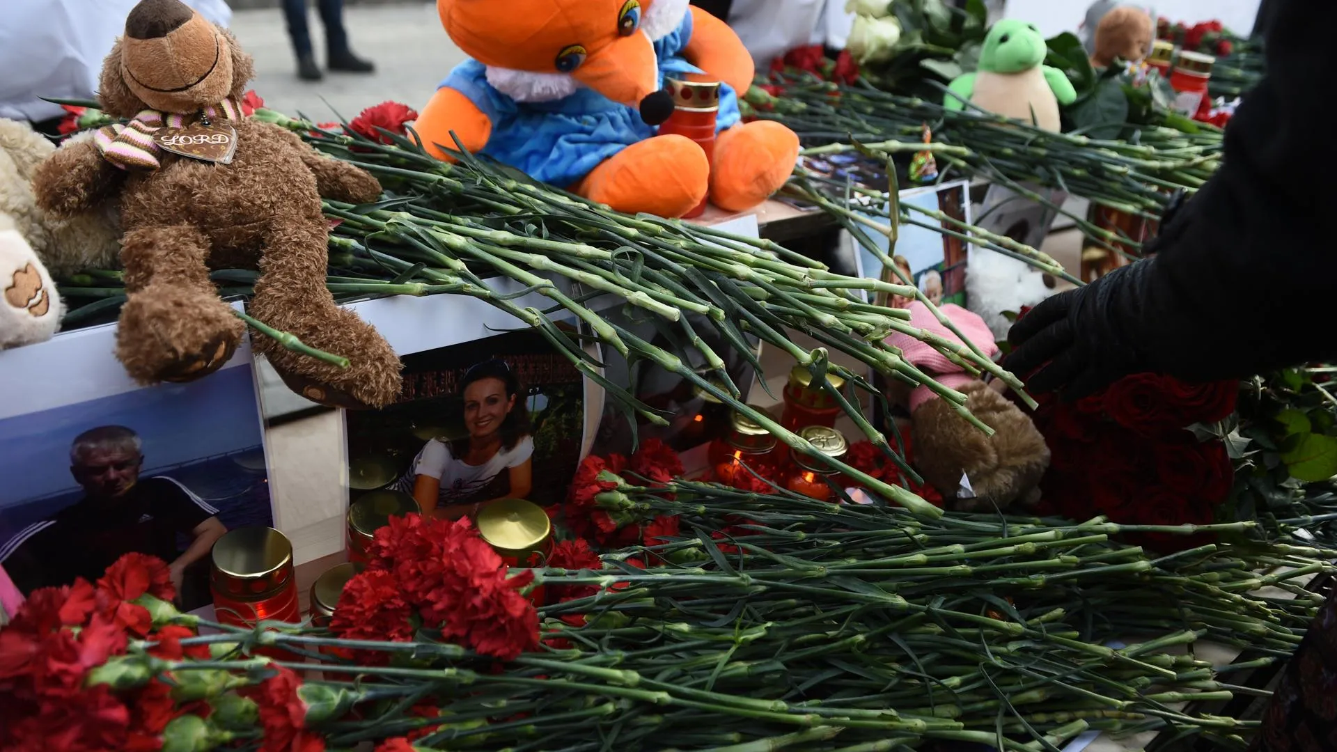 Жители Жуковского возложат цветы к Вечному огню в память о жертвах трагедии в Кемерове