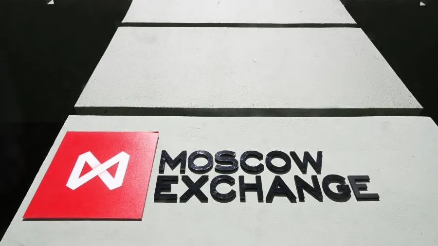 Индекс Мосбиржи опускался ниже 2500 пунктов на открытии торгов