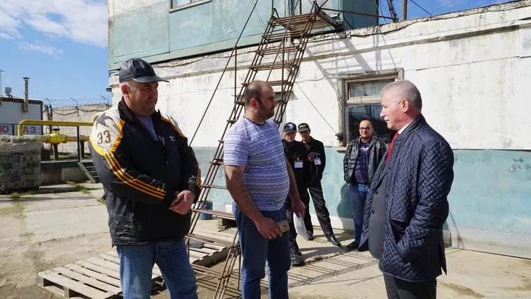 Депутат Мособлдумы зафиксировал незаконную работу асфальтового завода в промзоне Подольска