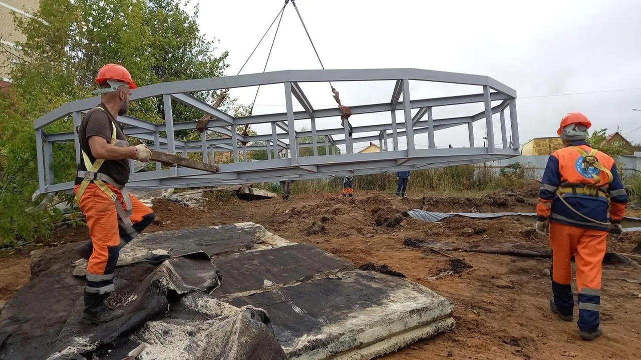 Ликвидацию провала грунта завершают на камере гашения потоков в Щелкове