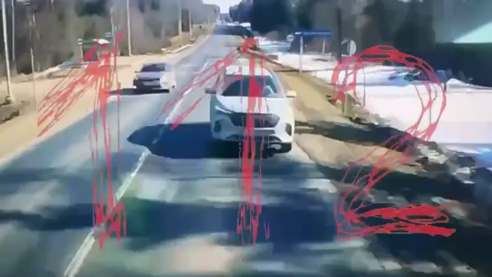 Гнал как сумасшедший: видео ДТП, в котором погиб напавший на девушку в Москве