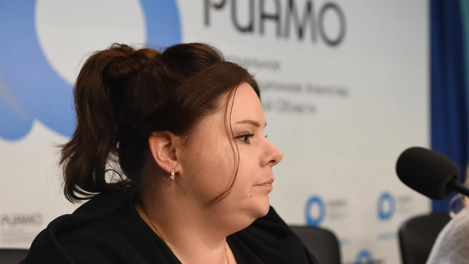 Наклейки с портретами великих людей раздадут в Подмосковье в День Российского флага