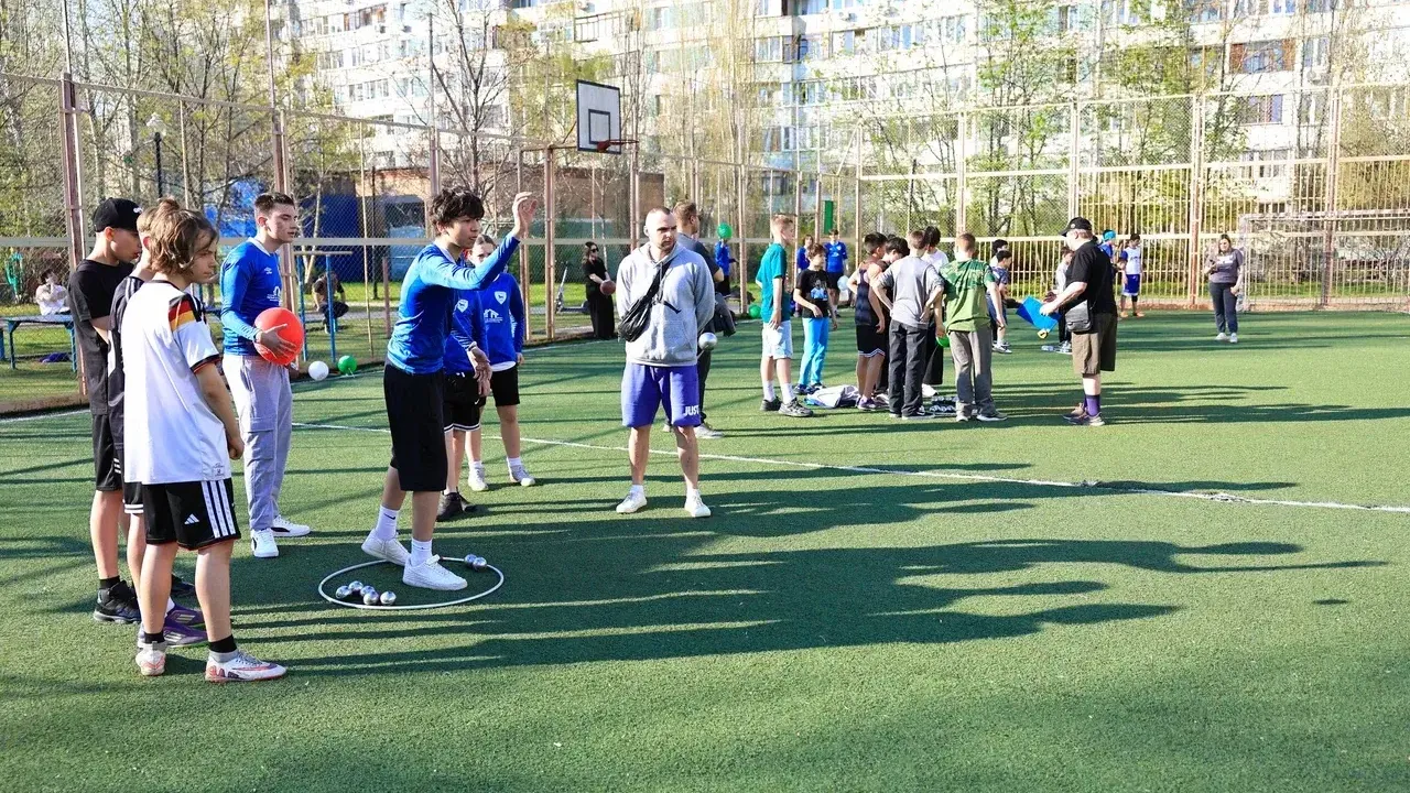В Мытищах Подмосковья провели детский турнир по петанку