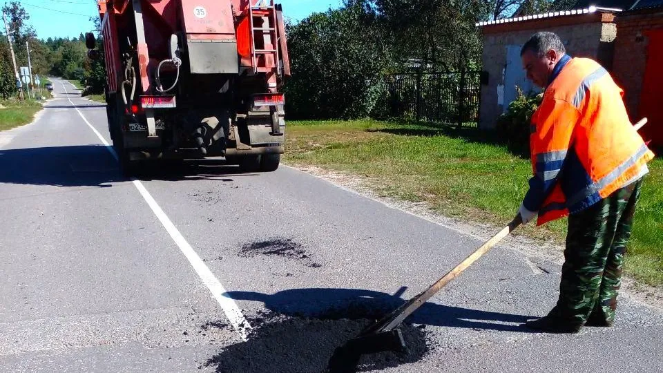 В поселке Воскресенска провели ямочный ремонт дорог