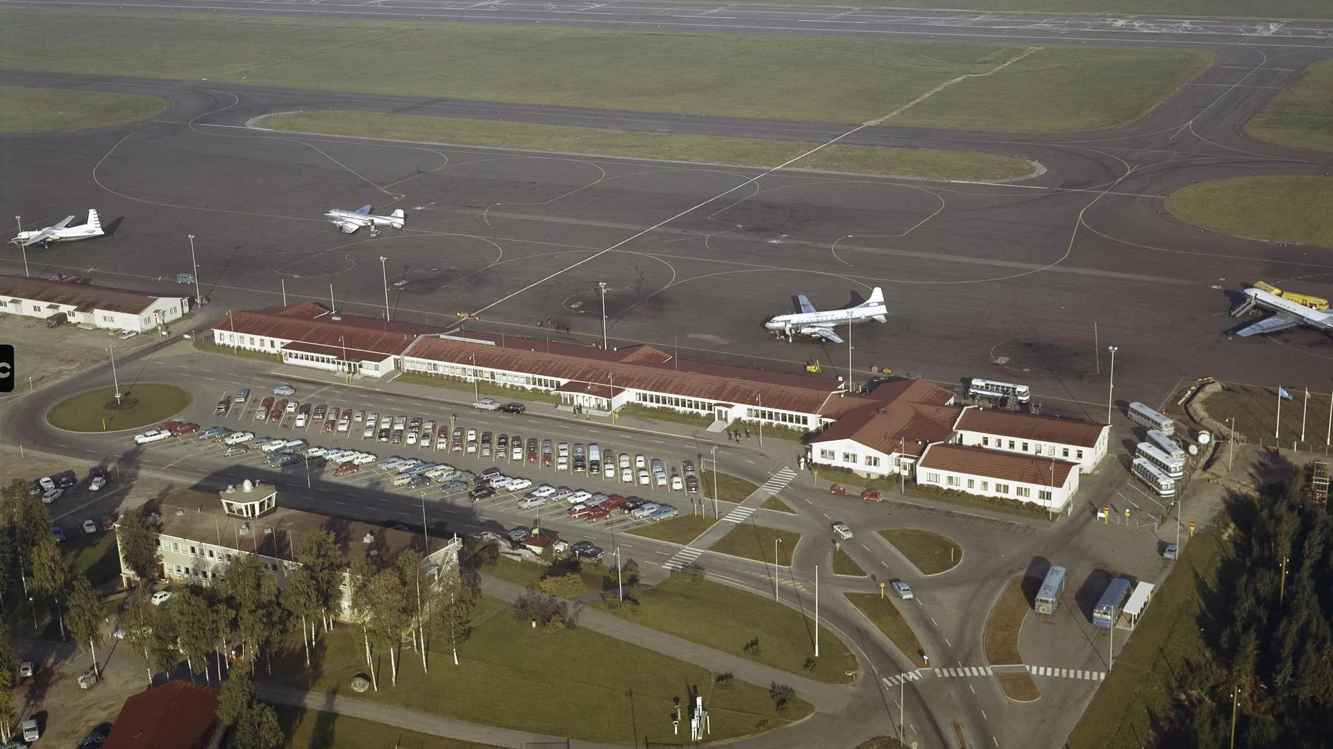 Пассажиры рейса Хургада — Петербург замерзают в аэропорту Хельсинки