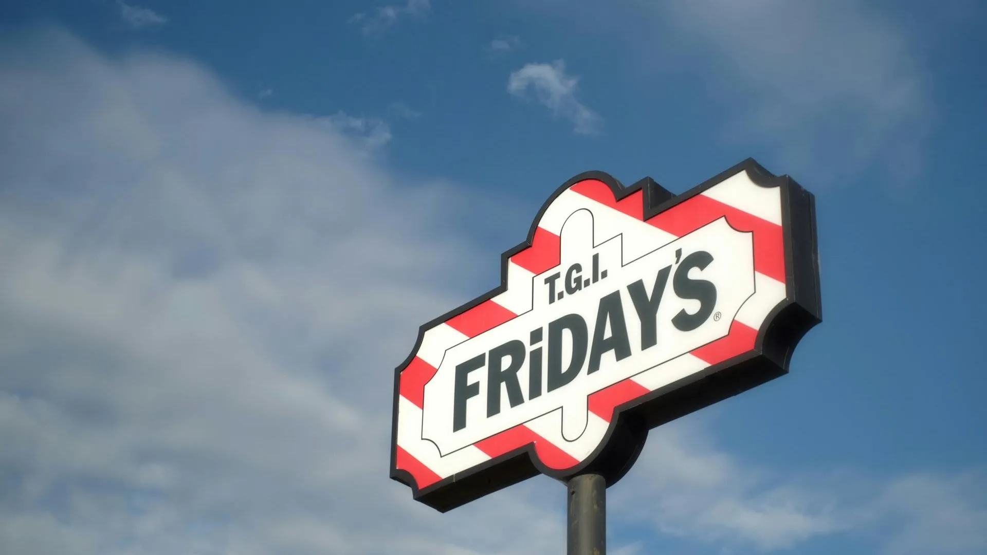 Компания-владелец ресторанов TGI Fridays подала заявление о банкротстве в США