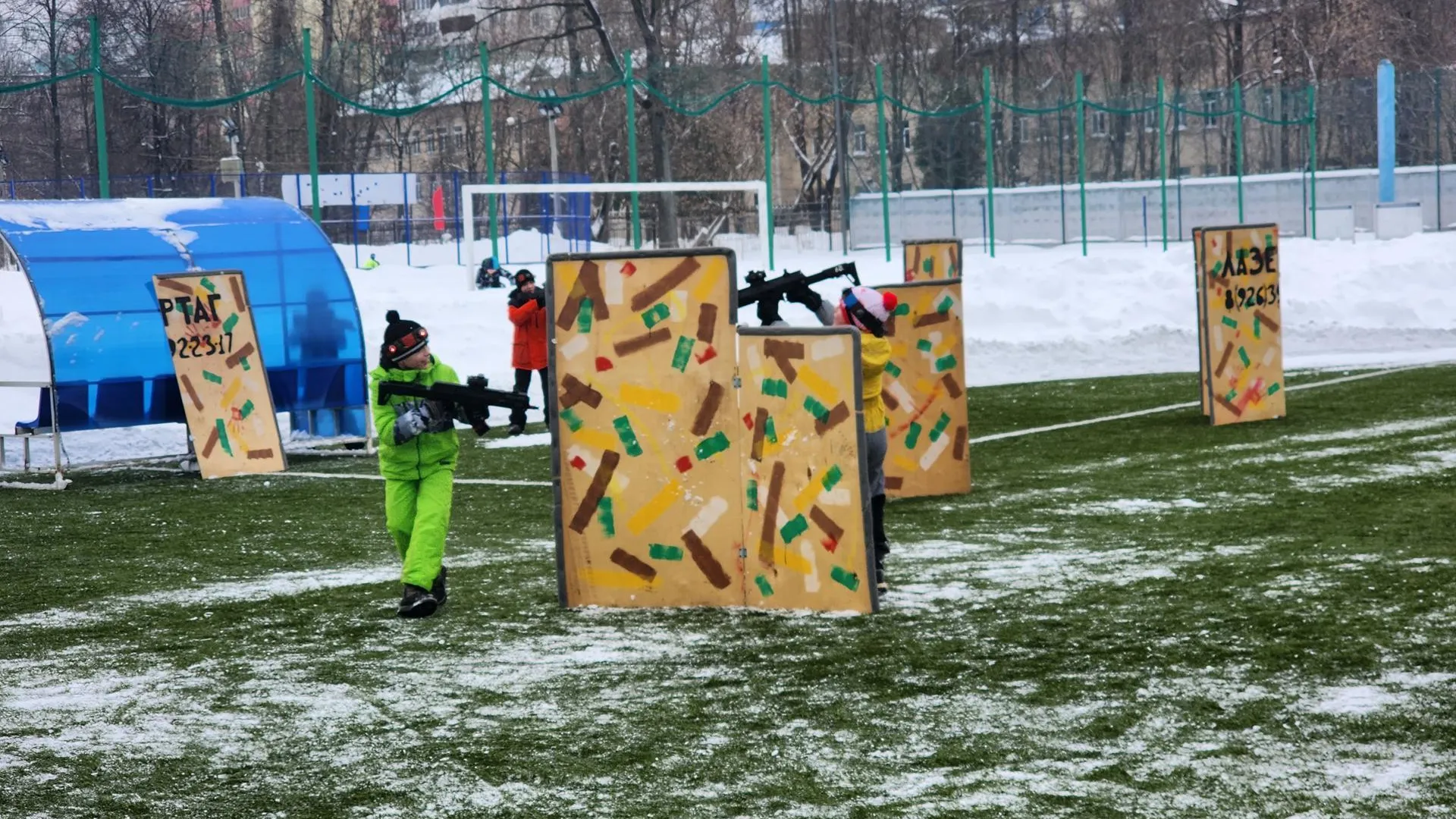 «Как в «Звездных войнах»: дети из Королева сыграли в лазертаг
