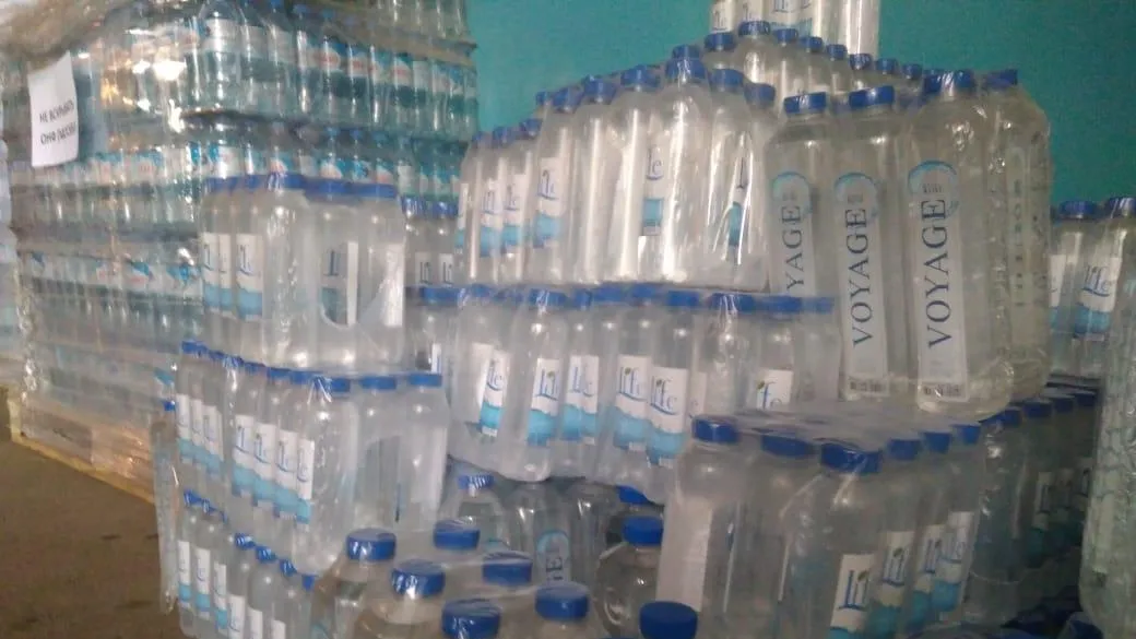 Более 1 тыс бутылок питьевой воды передали станции скорой помощи в Красногорске