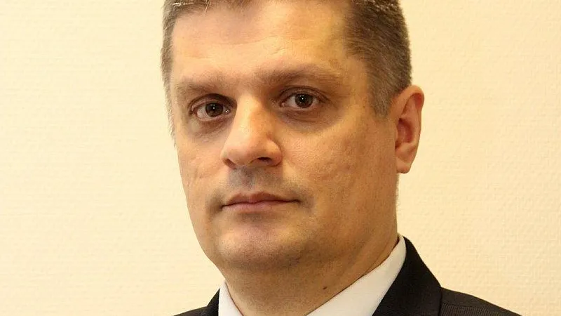Замруководителя Госжилинспекции Подмосковья вручил ветеранам в Королеве новый телевизор