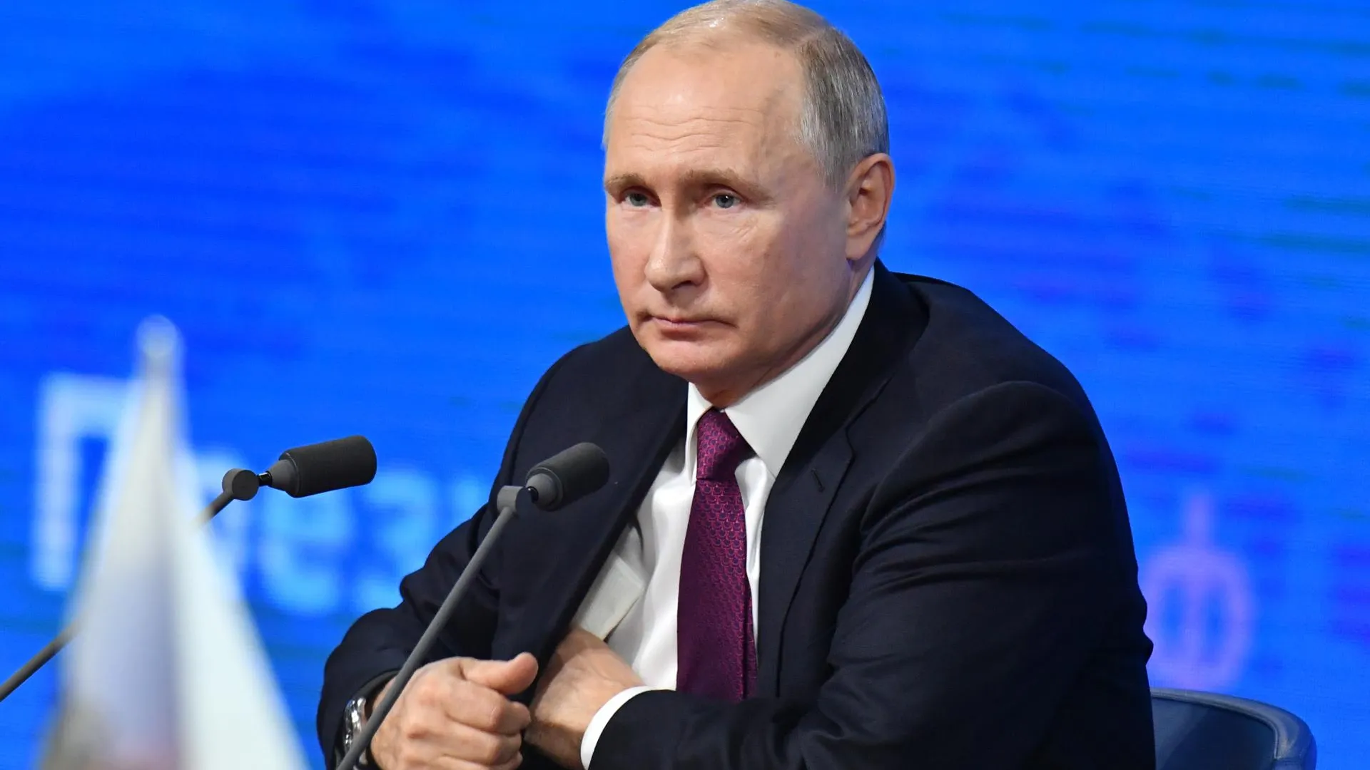 Путин поздравил с профессиональным праздником сотрудников прокуратуры