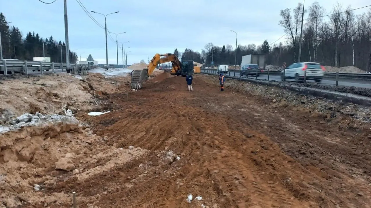В Лобне приступили к устройству насыпи на подходах к путепроводу через Дмитровское шоссе