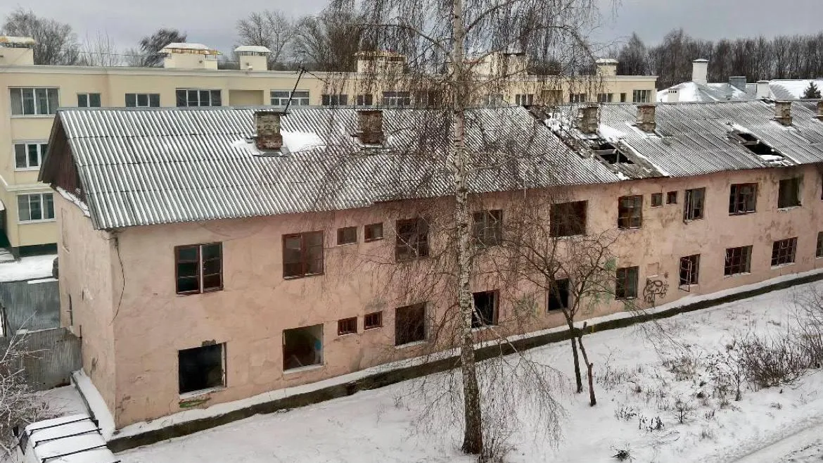 Аварийный многоквартирный дом снесли в Коломне
