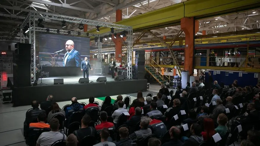 Более 40 работников Метровагонмаша Мытищ наградили ко Дню машиностроителя