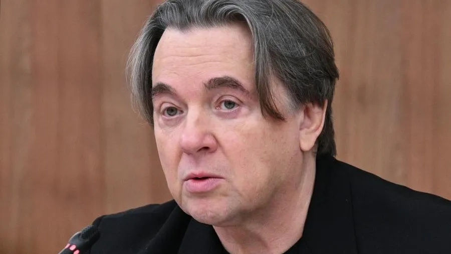 Константин Эрнст заявил, что телевидение продолжит существовать