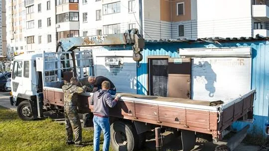 Две торговые палатки демонтировали в микрорайонах Балашихи