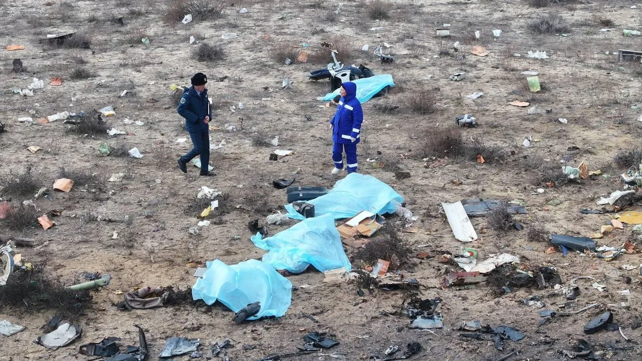 Количество выживших при крушении самолета под Актау возросло до 28 человек