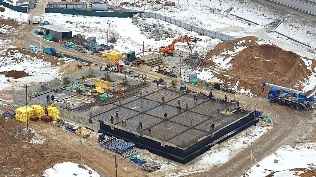 Строители приступили к устройству фундамента школы на 1100 мест в Звенигороде