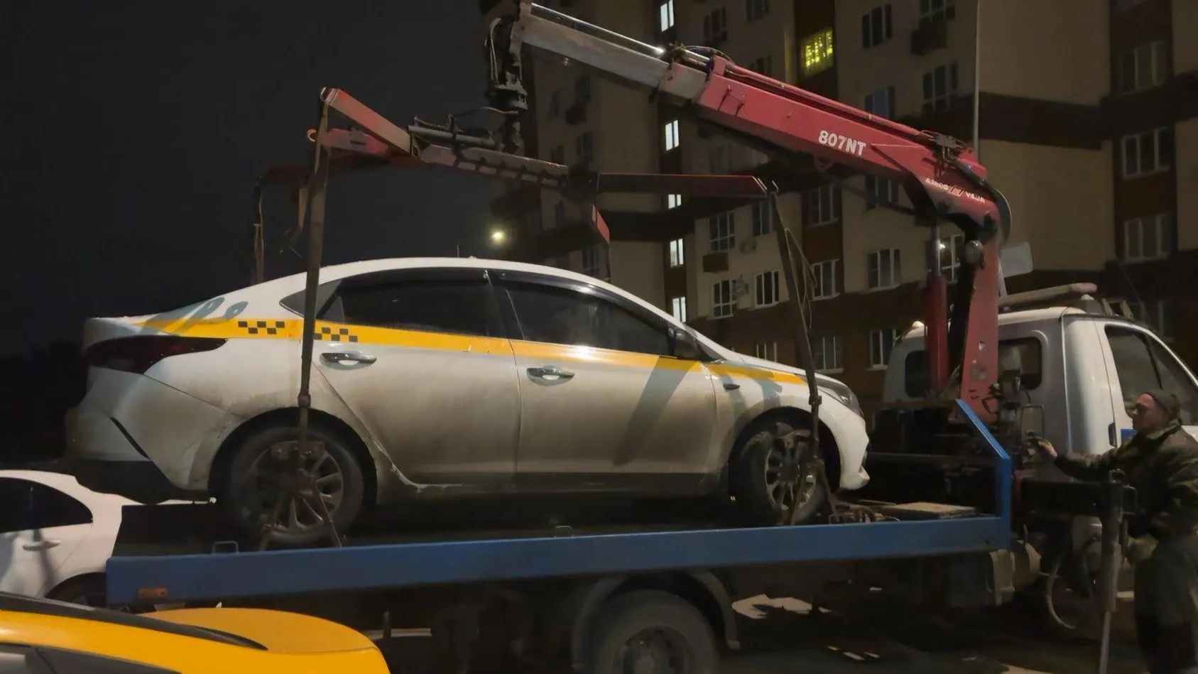Во дворах Подмосковья эвакуировано порядка 100 транспортных средств за месяц