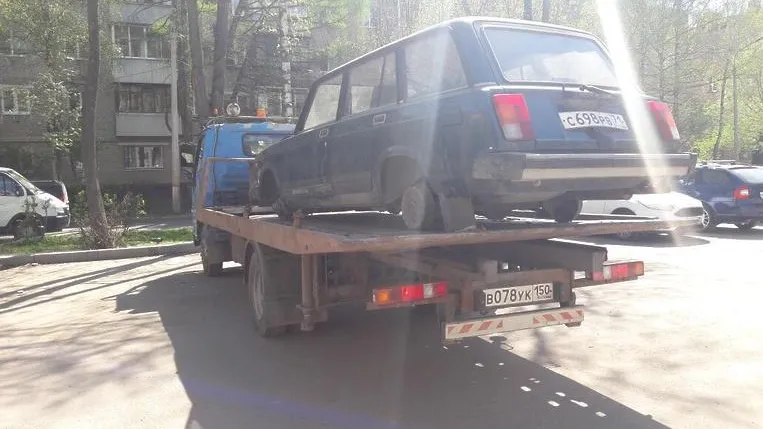 Бесхозные автомобили будут вывозить с улиц микрорайона Львовский Подольска