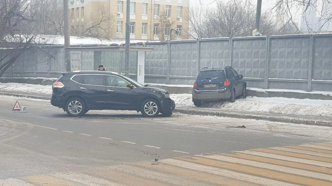 ДТП произошло в Магистральном переулке на севере Москвы