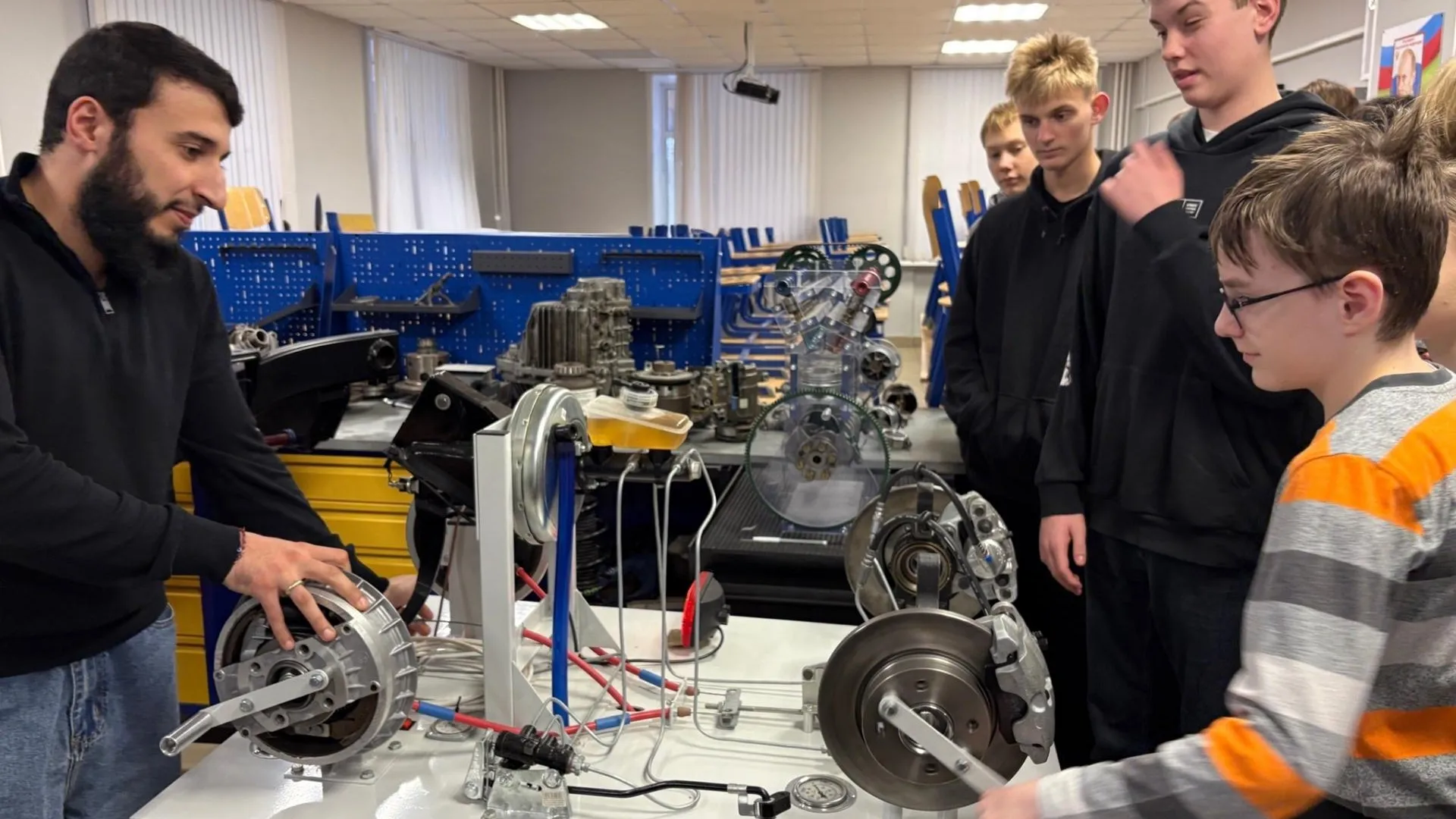 В Одинцовском техникуме прошел день профориентации для школьников